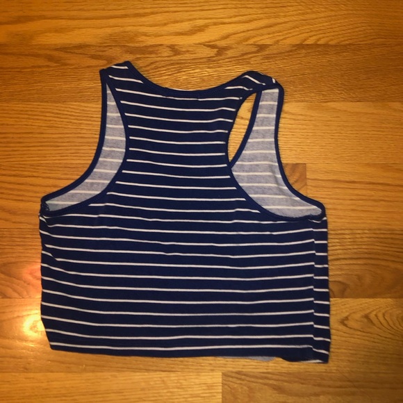 Blue and white stripes cropped tank top - Picture 2 of 3